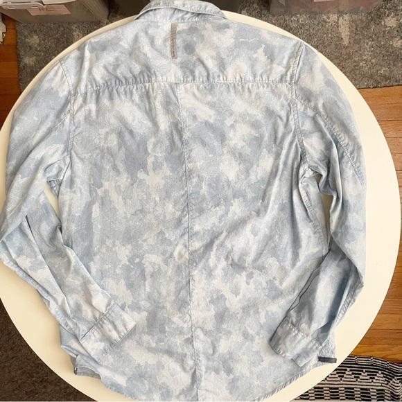 Calvin Klein Lightweight Cotton Button Down Men’s Size Medium - Picture 6 of 8